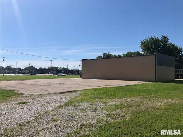 1220 E Jackson St, Macomb, IL 61455